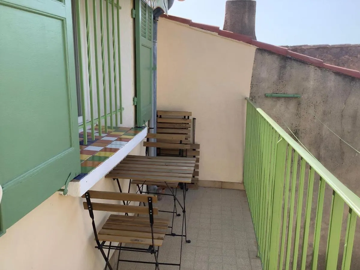 Les Amoureux Du Vieux Lavoir T3 Hyeres Medieval Apartment